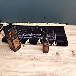 Kabe Örtüsü Kokusu Ve Kabe Desenli Seccade - Thumbnail