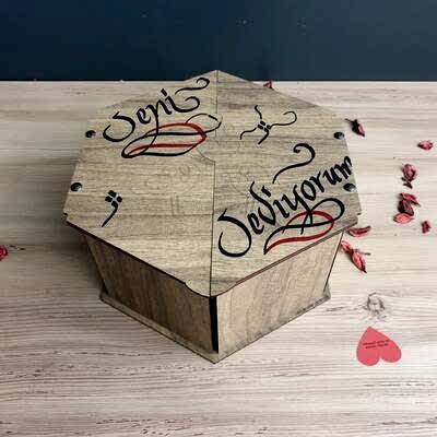 Kişiye Özel Resimli Altıgen Hediye Kutulu Patlayan Kutu